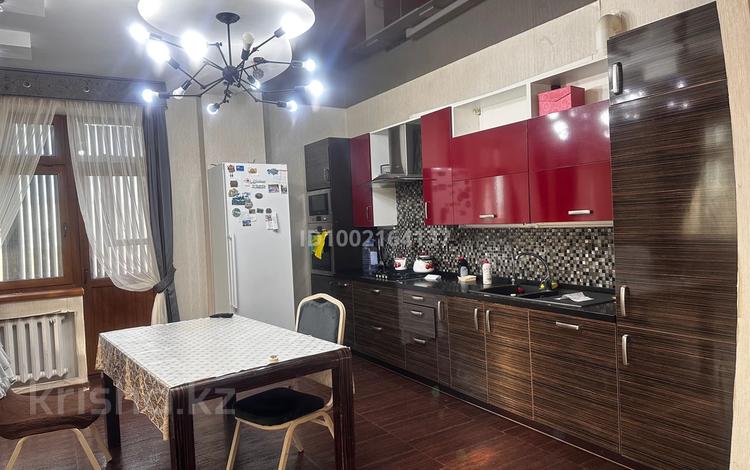 5-комнатная квартира · 198 м² · 9/11 этаж, мкр 12 38 за 48 млн ₸ в Актобе — фото 2