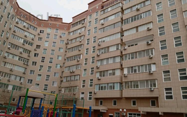 2-бөлмелі пәтер · 100 м² · 14/16 қабат, Кулманова 1А, бағасы: 220 000 ₸ в Атырау — фото 2