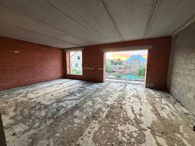 4-бөлмелі пәтер · 193 м² · 2/4 қабат, Рудненская, бағасы: 81 млн ₸ в Костанае