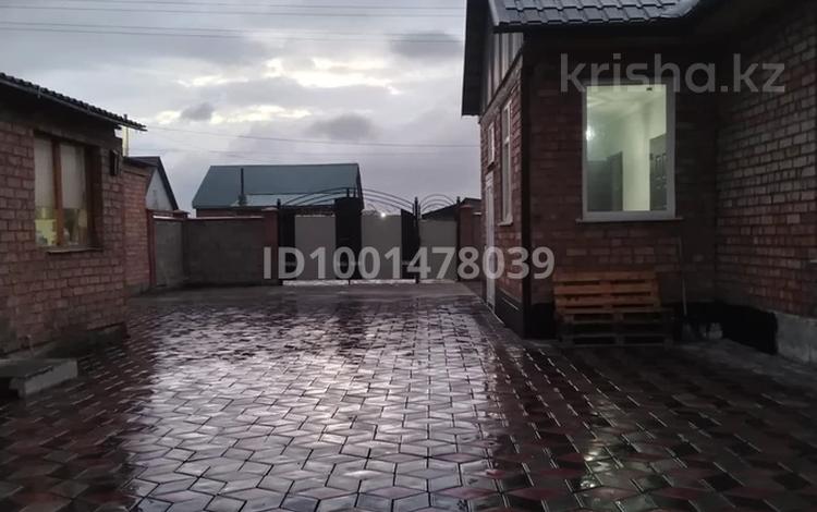 Жеке үй · 4 бөлме · 105 м² · 15 сот., Алпамыс 15, бағасы: 52 млн ₸ в Усть-Каменогорске, Ахмирово — фото 20