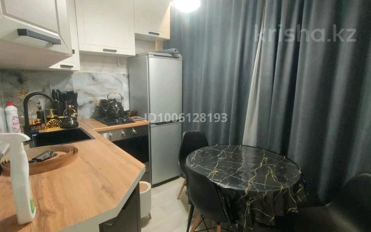 2-комнатная квартира · 38 м² · 4/5 этаж, мкр Шанхай, Рыскулова за 180 000 ₸ в Актобе — фото 2