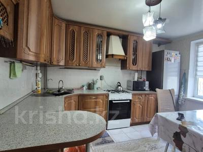 4-бөлмелі пәтер · 90.7 м² · 3/9 қабат, 11 ш/а., Аз Наурыз, бағасы: 28 млн ₸ в Актобе, мкр 11
