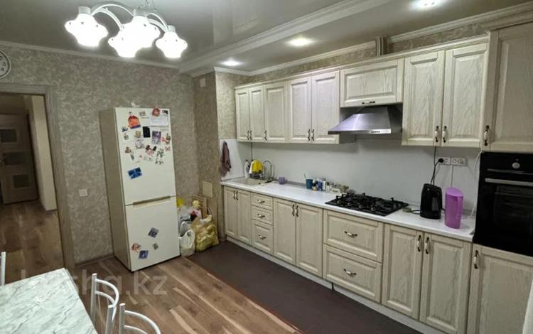 3-бөлмелі пәтер · 100 м² · 3/9 қабат, Бактыгерея Кулманова 154А, бағасы: 40.8 млн ₸ в Атырау, мкр Авангард-4 — фото 10