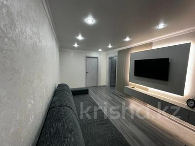 2-комнатная квартира · 45 м² · 2/5 этаж, Ломова 155 за 23 млн 〒 в Павлодаре