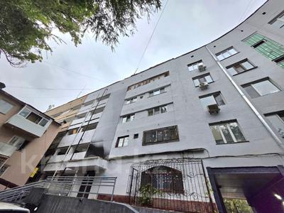 2-комнатная квартира · 60 м² · 3/5 этаж, мкр Самал-1, Достык 89 — Сатпаева за 400 000 〒 в Алматы, Медеуский р-н