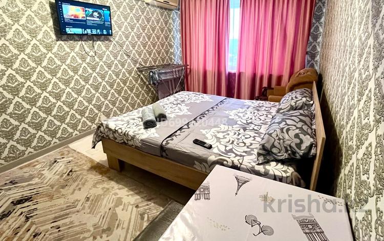 1-комнатная квартира · 32 м² · 2/5 этаж, проспект абая 47А — Тагам , Налог ,Городской больница за 10 000 ₸ в  — фото 2