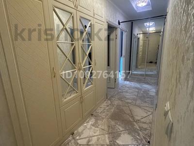 4-комнатная квартира · 90 м² · 1/5 этаж, 27-й мкр 80 за 32 млн 〒 в Актау