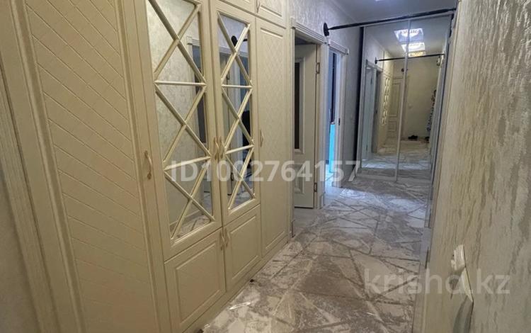 4-комнатная квартира · 90 м² · 1/5 этаж, 27-й мкр 80 за 32 млн ₸ в Актау — фото 2