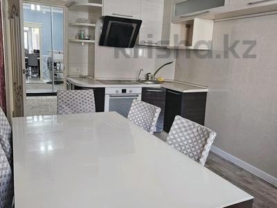 3-комнатная квартира, 120 м², 13/14 этаж помесячно, Торайгырова 25 — Торайгырова/Саина за 400 000 〒 в Алматы, Бостандыкский р-н