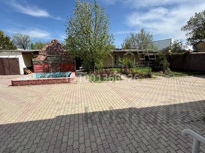 Свободное назначение, офисы, магазины и бутики, склады, азс, автосервисы и автомойки, общепит, салоны красоты, сельское хозяйство, бани, гостиницы и зоны отдыха, фитнес и спорт, медцентры и аптеки, образование, развлечения, конференц-залы, кабинеты и рабочие места, студии · 320 м² за 300 000 〒 в Таразе, мкр Акбулым