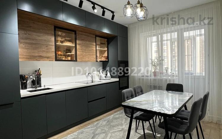 3-комнатная квартира · 98.7 м² · 5/10 этаж, мкр Нурсая, Т. Жумагалиева 10 за 49 млн ₸ в Атырау — фото 2