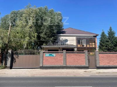 Отдельный дом · 6 комнат · 256 м², Музафар Алимбаева 10 — Аскара Токпанова за 2.5 млн 〒 в Астане, Алматы р-н