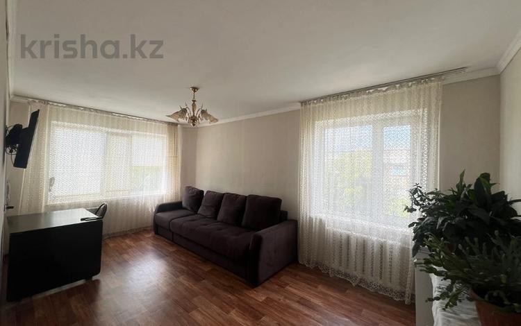 3-бөлмелі пәтер, 62 м², 4/5 қабат, Майкудук, 17й микрорайон, бағасы: 15.1 млн 〒 в Караганде, Алихана Бокейханова р-н — фото 2