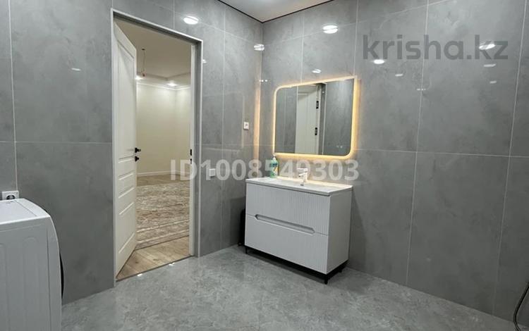 4-бөлмелі пәтер · 181.7 м² · 5/14 қабат, 16-й мкр 84 — Возле школы, бағасы: 74 млн ₸ в Актау — фото 11