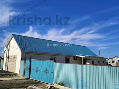 Отдельный дом · 2 комнаты · 94 м² · 9 сот., мкр Аксай-2, 19 41 за 19 млн 〒 в Атырау