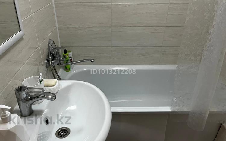 1-комнатная квартира · 40 м² · 2/5 этаж, мкр Новый Город, Алиханова 10 за 8 000 ₸ в Караганде, Казыбек би р-н — фото 2