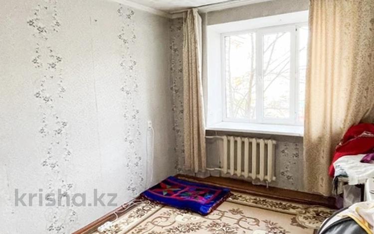 1-комнатная квартира, 28 м², 2/5 этаж, жастар за 7.5 млн 〒 в Талдыкоргане, мкр Жастар — фото 2