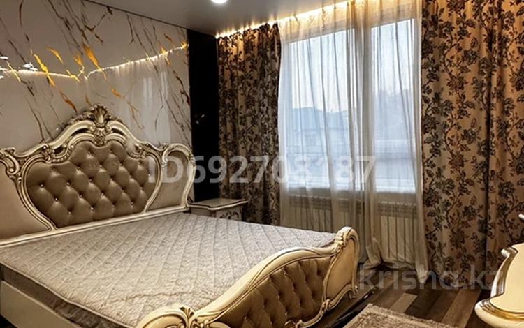 2-комнатная квартира · 54 м² · 2/12 этаж, Жандосова 94А за 450 000 ₸ в Алматы, Бостандыкский р-н — фото 2