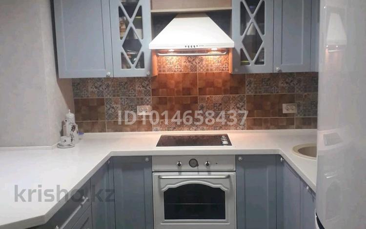 2-бөлмелі пәтер · 50 м² · 3/3 қабат, Тохтарова 47 47 — Парк, Арбат, центральная площадь, магазины Ласточка, Микен , школы, де, бағасы: 18.5 млн ₸ в Усть-Каменогорске — фото 2