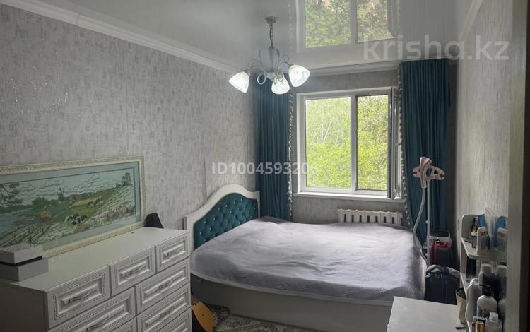 3-комнатная квартира · 60 м² · 3/4 этаж, мкр Алатау (ИЯФ) 40 за 230 000 ₸ в Алматы, Медеуский р-н — фото 3