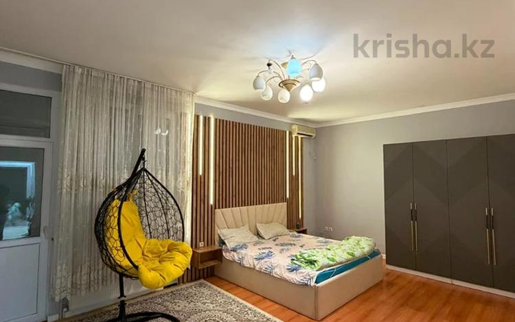 2-бөлмелі пәтер · 110 м² · 1/18 қабат, 17-ш/а. 1, бағасы: 270 000 ₸ в Актау, 17-й мкр — фото 2