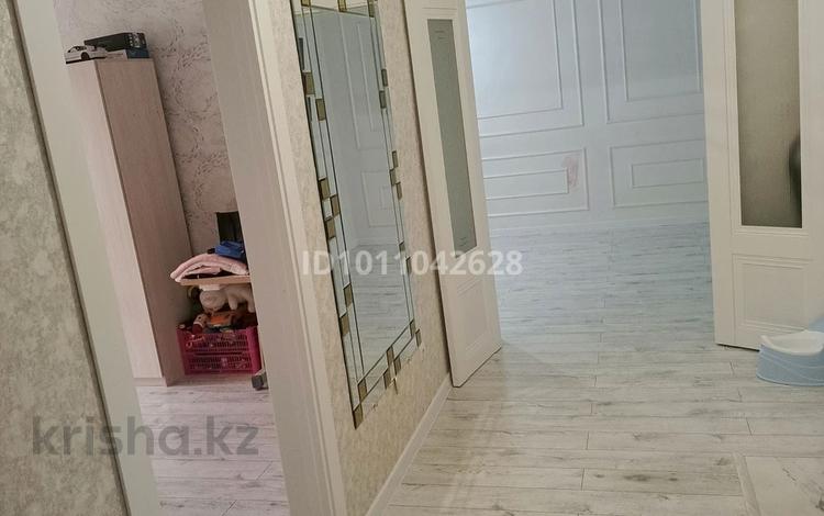 2-бөлмелі пәтер · 59.9 м² · 4/6 қабат, мкр. Алтын орда 8Г — Школа Билим, бағасы: 24 млн ₸ в Актобе — фото 2