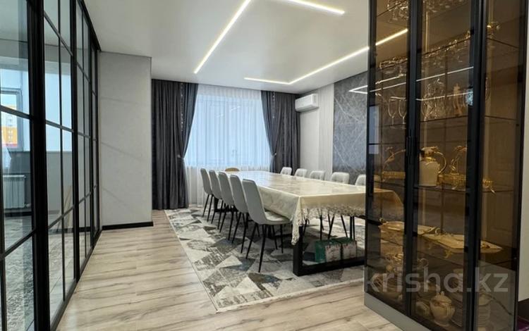 4-комнатная квартира · 112.6 м² · 2/5 этаж, мкр. Алтын орда за 48 млн ₸ в Актобе — фото 15