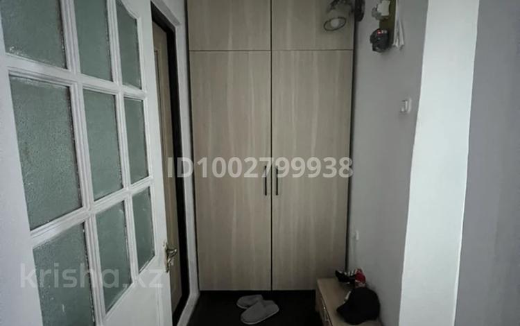 1-бөлмелі пәтер · 30 м² · 4/5 қабат, мкр Центральный, Момышулы 7 — Остановка Светлана, бағасы: 13 млн ₸ в Атырау — фото 14