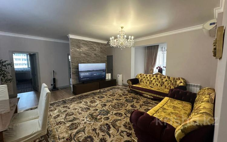 4-комнатная квартира · 145 м² · 10/14 этаж, мкр Самал-3 за 163 млн ₸ в Алматы, Медеуский р-н — фото 11