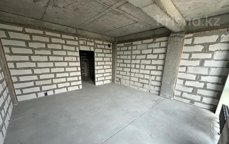 4-бөлмелі пәтер · 220 м² · 12/13 қабат, Кармысова 84/2, бағасы: 220 млн ₸ в Алматы, Медеуский р-н — фото 2