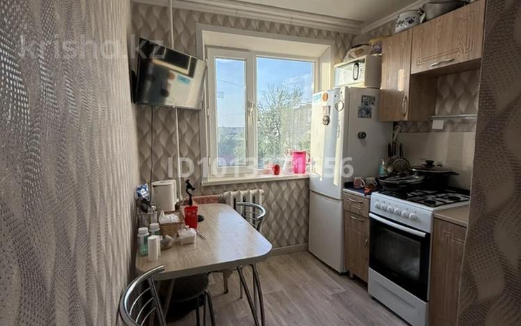 2-комнатная квартира · 45 м² · 4/5 этаж, 2 микрорайон 28 — 10 школа за 9 млн ₸ в Абай — фото 2