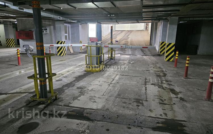 Паркинг · 1000 м² · Керей, Жәнібек хандар 28 — Керей, Жанибек хандар улица, 28, Астана, Есиль район, бағасы: 30 000 ₸ в Есильский р-н — фото 2