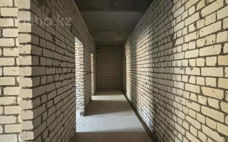 2-бөлмелі пәтер · 67 м² · 6/9 қабат, Самал 82\6 — Коняхина, бағасы: 22 млн ₸ в Уральске — фото 2