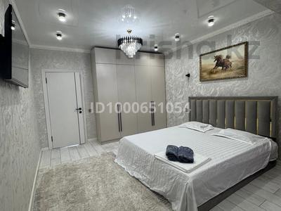 3-комнатная квартира · 99 м² · 13/13 этаж, Просп. Назарбаева 28 — Райымбек за 2 000 〒 в Алматы