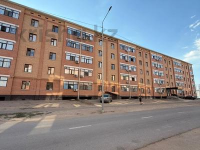 3-бөлмелі пәтер · 76 м² · 1/5 қабат, Левый берег 64 а — 4 квартал Левый берег, бағасы: 22 млн ₸ в 