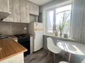 1-комнатная квартира · 31 м² · 3/5 этаж, Майкудук, 15й микрорайон — Квартира находится сзади Сатурна за 100 000 ₸ в Караганде, Алихана Бокейханова р-н — фото 5