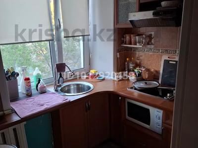 2-комнатная квартира · 43 м² · 3/5 этаж, Камзина 19 за 85 000 ₸ в Аксу