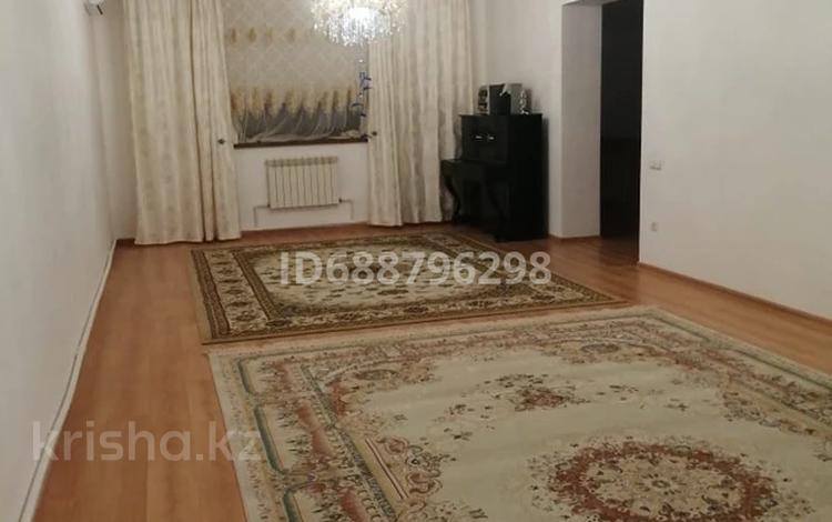 Отдельный дом · 6 комнат · 200 м² · 5.5 сот., мкр 8, Сазда 3 — Брат. Жубановых за 72 млн 〒 в Актобе — фото 2