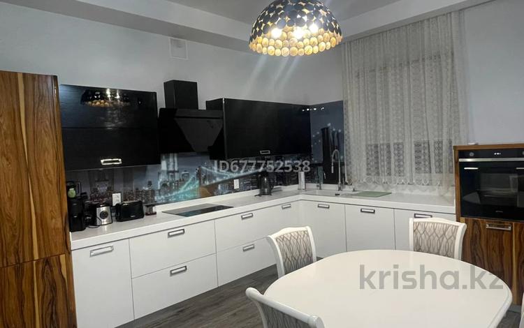 4-бөлмелі пәтер · 150 м² · 6/10 қабат, Алии Молдагуловой 44 — Санкибай батыра, бағасы: 79 млн 〒 в Актобе — фото 13