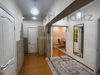 3-комнатная квартира · 86 м² · 3/5 этаж, Алашахана 24Б — Магазин PLAZA за 300 000 ₸ в Жезказгане