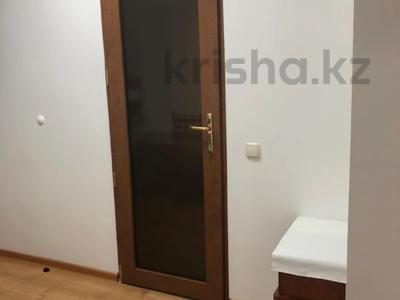 1-комнатная квартира, 40 м², 1/5 этаж помесячно, Достык 117 за 260 000 〒 в Алматы, Медеуский р-н