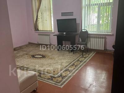 4-бөлмелі пәтер · 100 м² · 2/2 қабат, Калдаякова 27, бағасы: 200 000 ₸ в Шымкенте, Абайский р-н