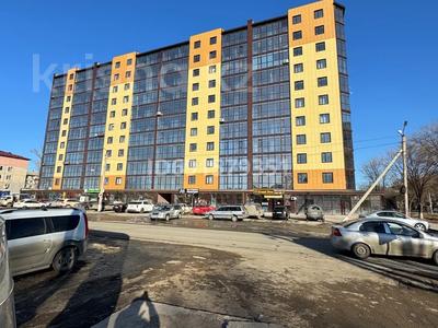 4-комнатная квартира · 128.4 м² · 8/10 этаж, Ульяны Громовой 18 — Абулхаир Хана и Ульяны Громовой за 40 млн 〒 в Уральске