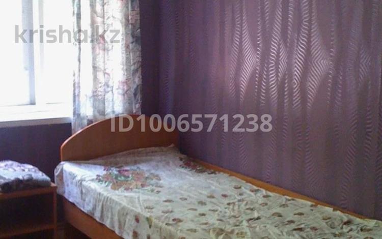 1 бөлме · 12 м², бульвар Гагарина 36, бағасы: 140 000 ₸ в Усть-Каменогорске — фото 2