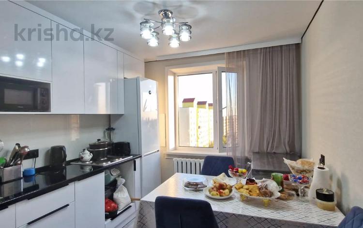 3-комнатная квартира · 65 м² · 9/9 этаж, Майкудук, мкр Голубые пруды за 27 млн ₸ в Караганде, Алихана Бокейханова р-н — фото 9