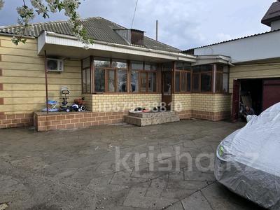 Отдельный дом · 7 комнат · 200 м² · 7.8 сот., 1й переулок Болтирик шешен 30 — Мед колледж за 38 млн 〒 в Таразе