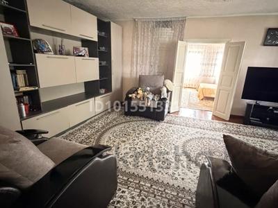Отдельный дом · 3 комнаты · 80 м² · 5 сот., Баймагамбетова 208 за 200 000 ₸ в Костанае