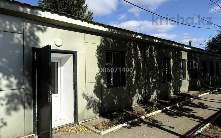 Офисы · 181.7 м² за 300 000 ₸ в Актобе, мкр. Курмыш — фото 2