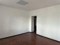 Офисы · 181.7 м² за 300 000 ₸ в Актобе, мкр. Курмыш — фото 15
