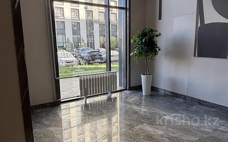 2-комнатная квартира · 70 м² · 2/18 этаж, Санжара Асфендиярова 3 за 36 млн ₸ в Астане, Нура р-н — фото 2